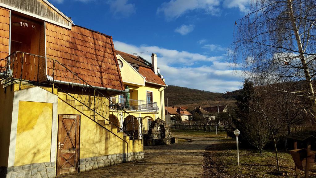 Cserhatvoelgy Panzio Alsotold Zewnętrze zdjęcie